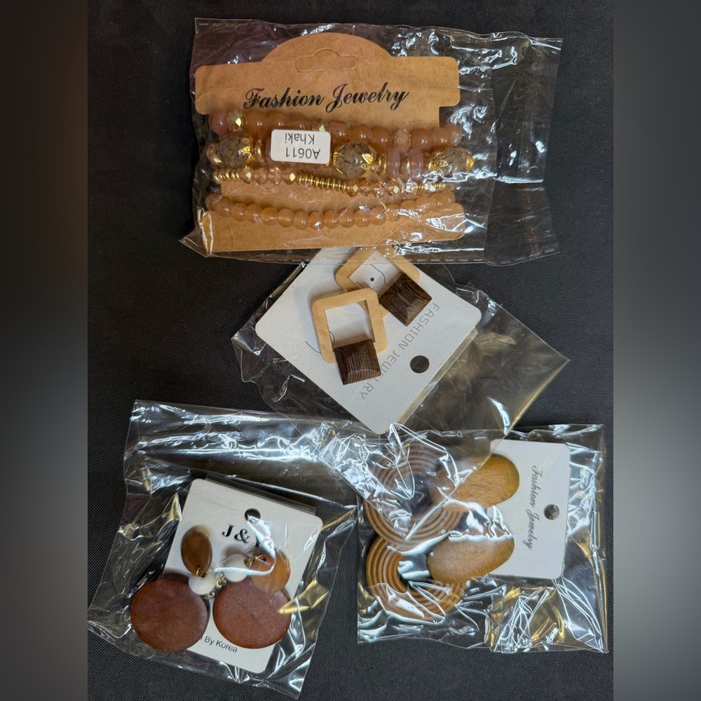 Set of Fashion Jewelry Brown and Gold